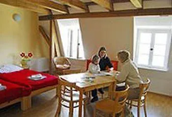 Familien- Und Freizeithotel Gutshaus Guest house Petkus