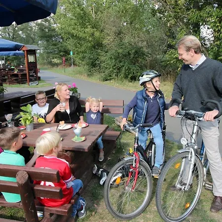Familien- Und Freizeithotel Gutshaus Guest house 3*