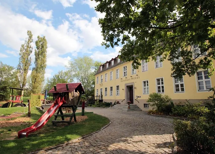 Familien- Und Freizeithotel Gutshaus Vendégház 3*