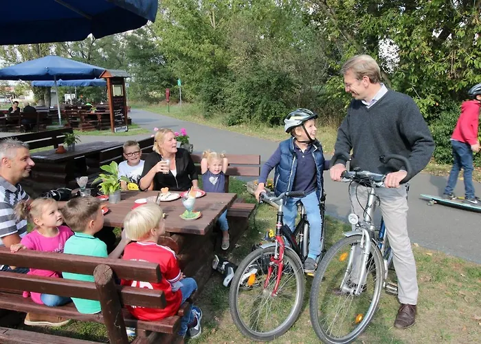 Familien- Und Freizeithotel Gutshaus Vendégház 3*