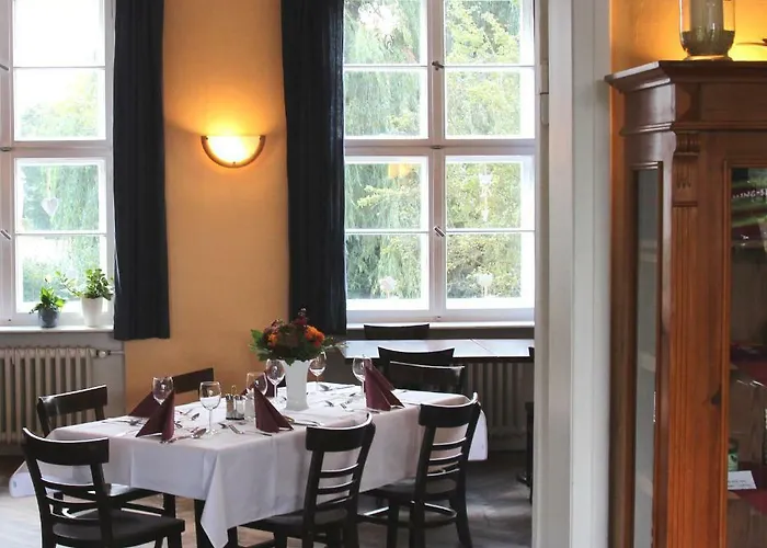 Familien- Und Freizeithotel Gutshaus Vendégház 3*